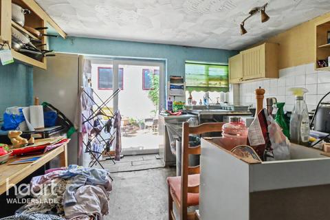 4 bed property, in Opal Green, £250,000