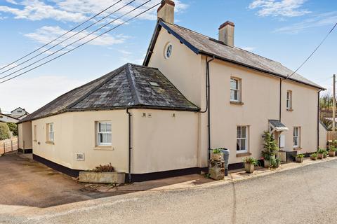 6 bed property, in Fore Street, £700,000