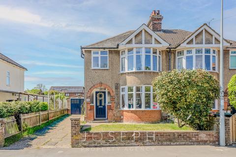 3 bed property, in Westbury Road, £350,000