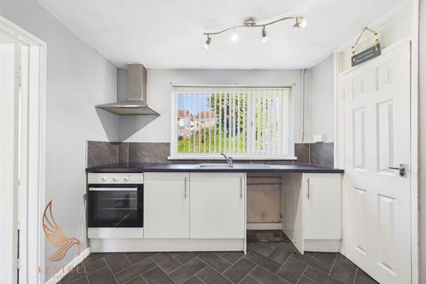 3 bed property, in Hill Estate, £135,000