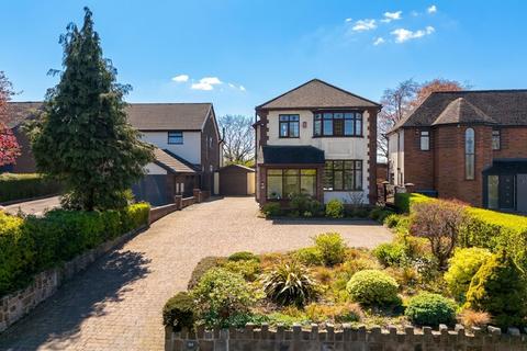 3 bed property, in Ash Bank Road, £365,000