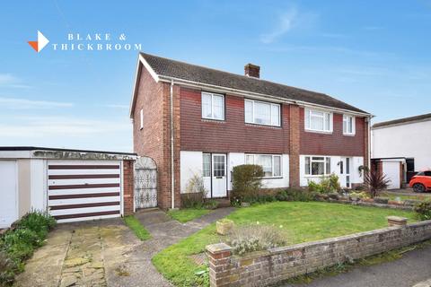3 bed property, in Manor Road, £300,000