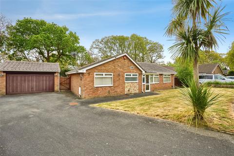 3 bed property, in Hollowood Road, £430,000