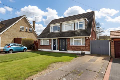 3 bed property, in Tyelands, £500,000