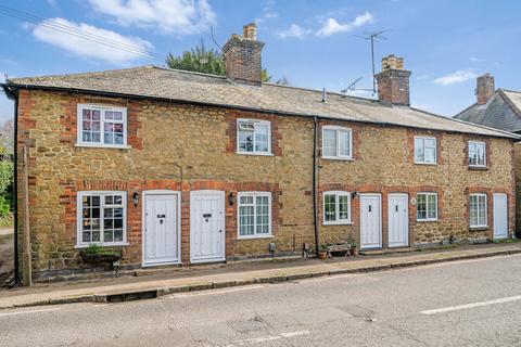 2 bed property, in Titsey Road, £375,000