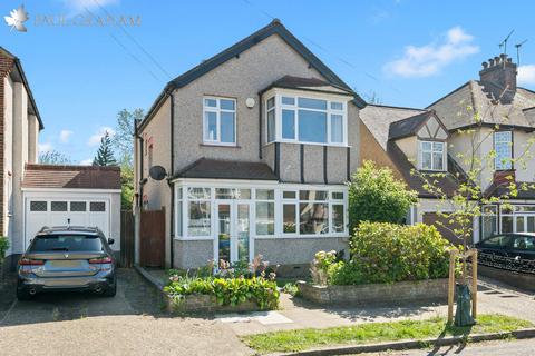 3 bed property, in Crichton Avenue, £650,000