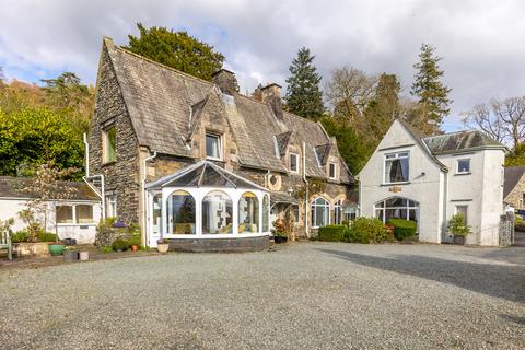 4 bed property, in Coach House, £1,100,000