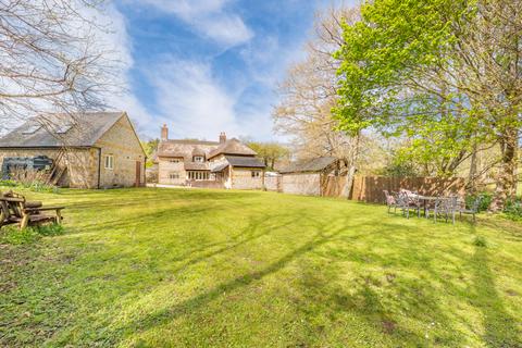 4 bed property, in Toller Porcorum, £800,000