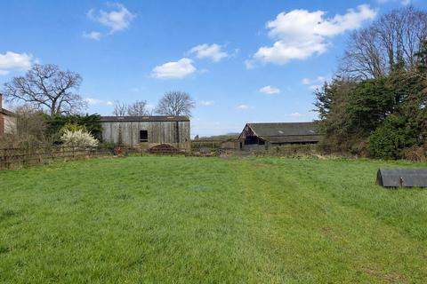3 bed property, in Buckerell, £590,000