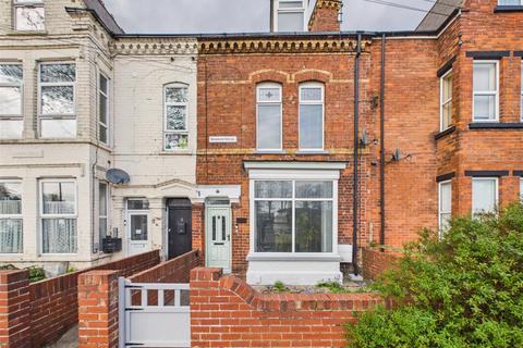 4 bed property, in Bessingby Road, £200,000