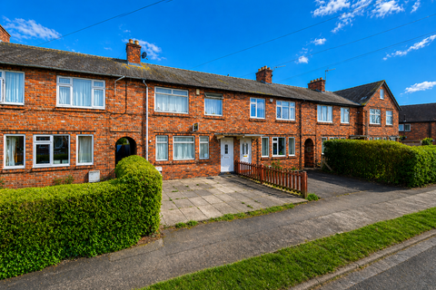 4 bed property, in 33 Seventh Avenue, £150,000