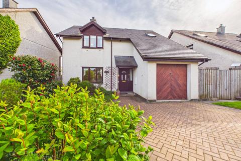 3 bed property, in Hawkens Way, £329,995