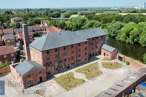 3 bed property, in The Old Mill, £240,000