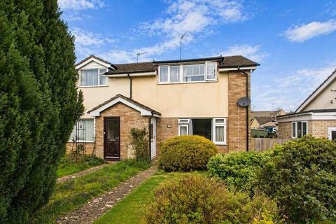 3 bed property, in Wychwood Drive, £330,000