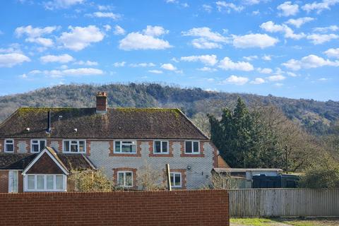 3 bed property, in Crypt Lane, £430,000