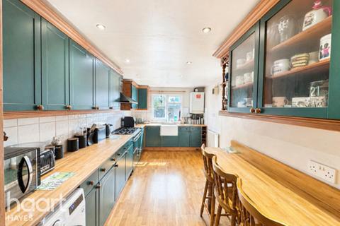 4 bed property, in Cranmer Road, £575,000