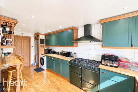 4 bed property, in Cranmer Road, £575,000