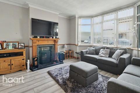4 bed property, in Cranmer Road, £600,000