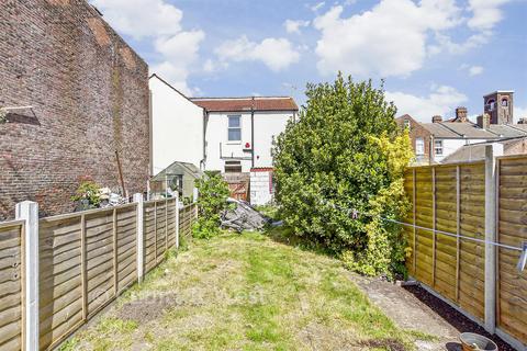 3 bed property, in Powerscourt Road, £190,000