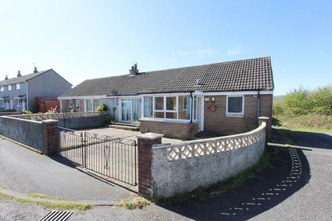 2 bed property, in Thorn Street, £65,000