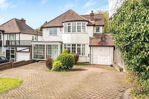 4 bed property, in Barnet Gate Lane, £1,100,000