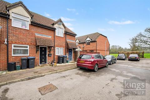 2 bed property, in St. Andrews Meadow, £320,000