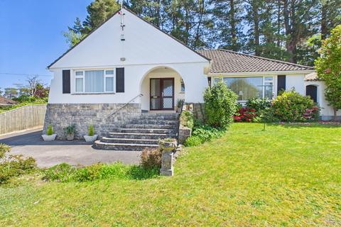 3 bed property, in Greensleeves Avenue, £639,950