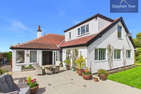 4 bed property, in Highcross Road, £750,000