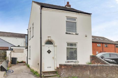2 bed property, in Station Road, £120,000