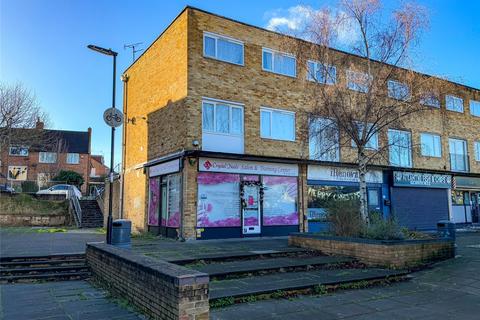 3 bed property, in Premier Parade, £225,000