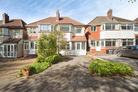 4 bed property, in Rectory Park Road, £250,000