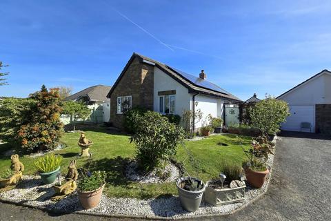 2 bed property, in Manor Park, £350,000
