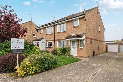 3 bed property, in Chippers Road, £350,000
