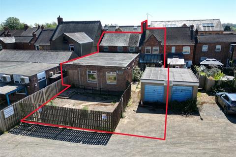 8 bed property, in Victoria Street, £300,000
