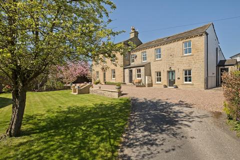 6 bed property, in Willow Tree Gardens, £1,050,000