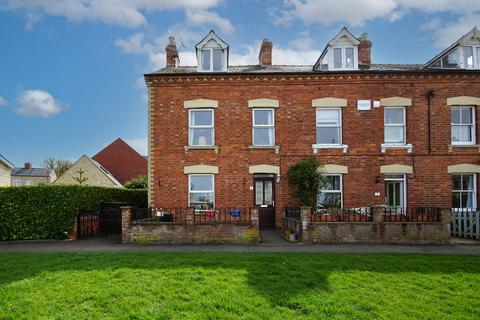 3 bed property, in Gladstone Buildings, £360,000