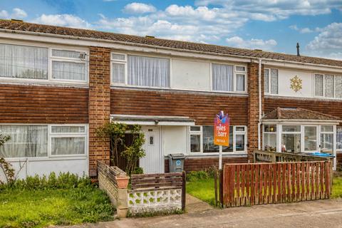 2 bed property, in Craven Close, £240,000