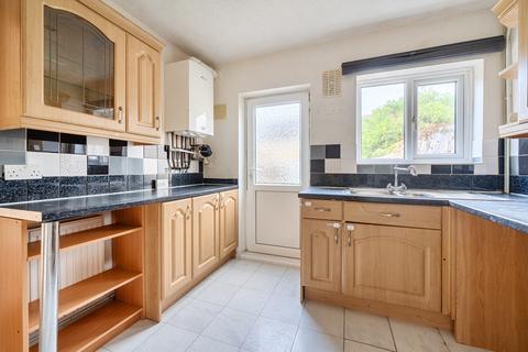 3 bed property, in Thornmead Grove, £250,000