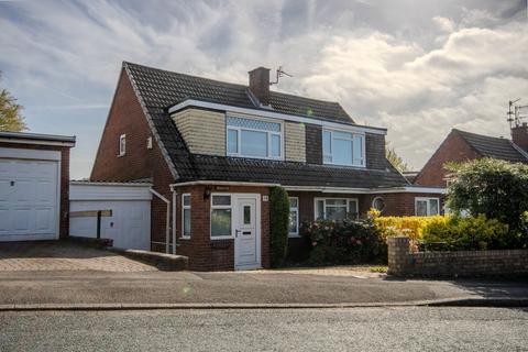3 bed property, in Rowan Way, £230,000