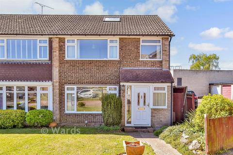 3 bed property, in Burntwick Drive, £325,000