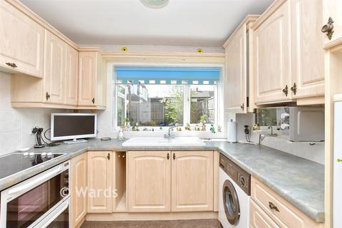 3 bed property, in Burntwick Drive, £325,000