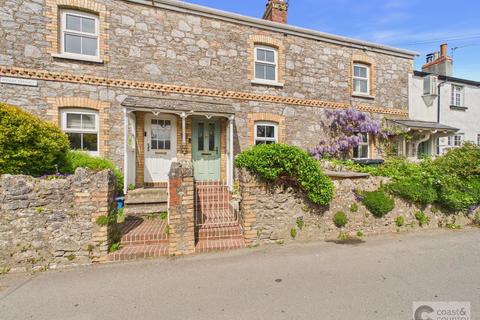 2 bed property, in Wesley Terrace, £280,000