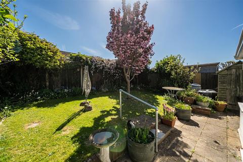 2 bed property, in Nicholas Drive, £300,000