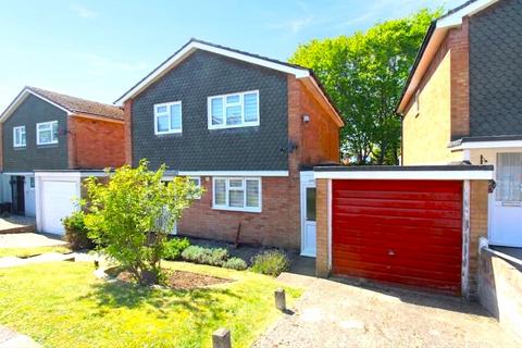 3 bed property, in Pepsal End, £500,000
