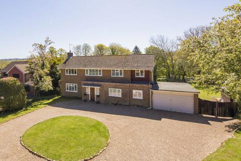 5 bed property, in Hither Chantlers, £1,600,000