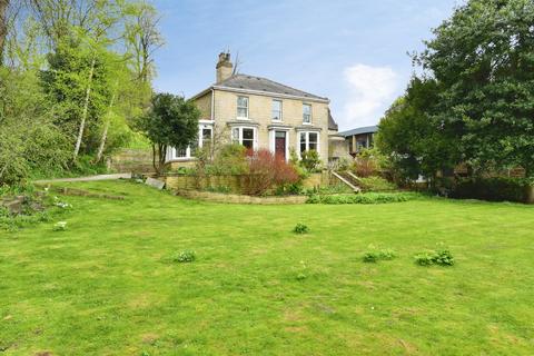 6 bed property, in Upperthorpe, £580,000