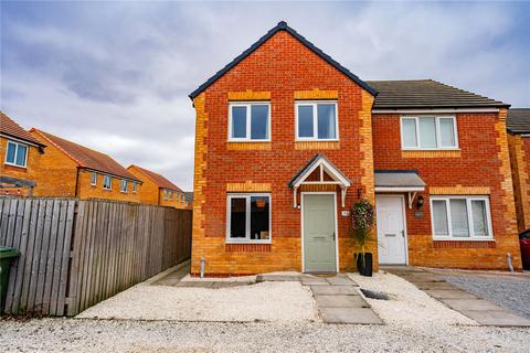 3 bed property, in West Marsh Close, £165,000