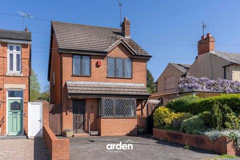 3 bed property, in Linthurst Newtown, £389,950