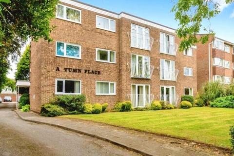 2 bed property, in Autumn Place, £200,000