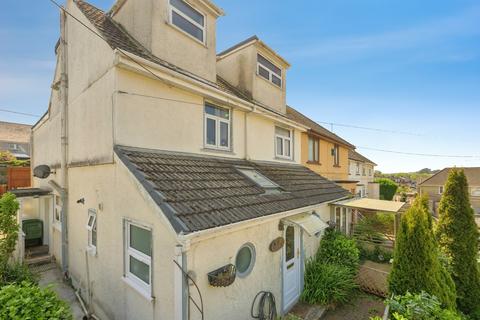 4 bed property, in George Avenue, £275,000
